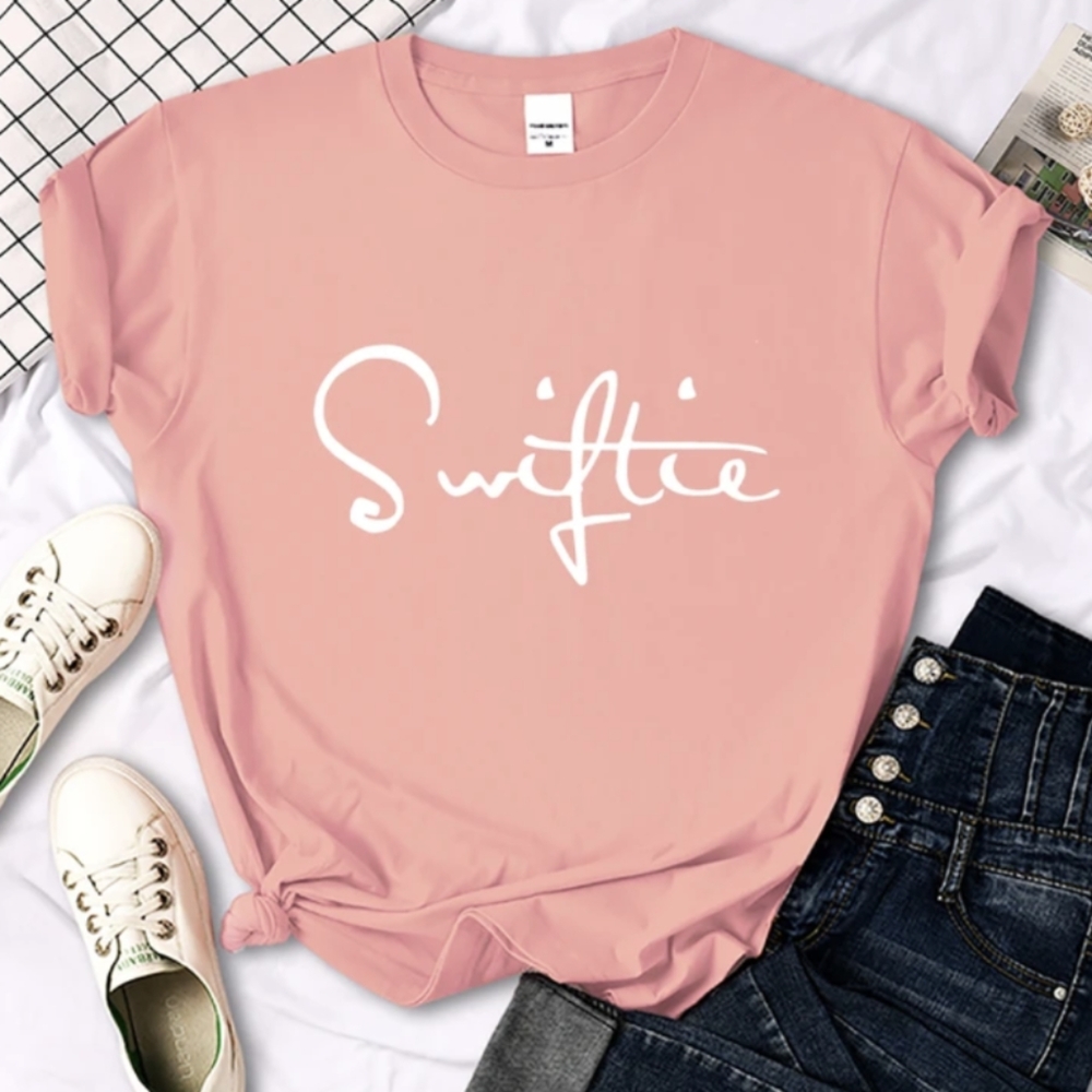 🆕 Taylor Swift "Swiftie" Tee